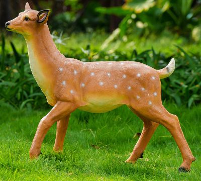 公园草坪景区玻璃钢一只行走的鹿博鱼网页版 (2)