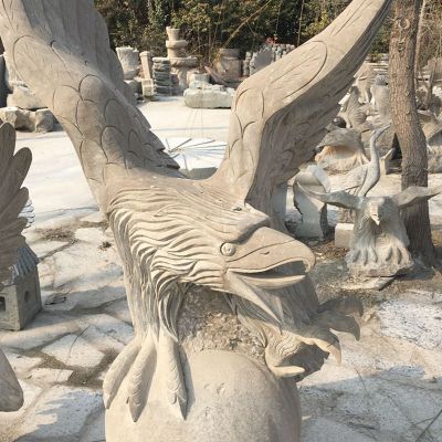 景区摆放石雕老鹰博鱼网页版