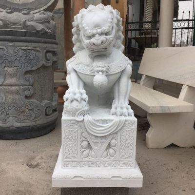 银行门口摆放天然汉白玉雕刻狮子门墩