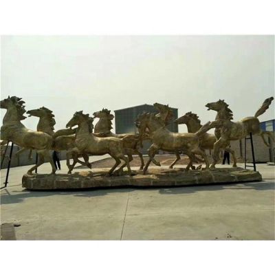 广场大型铜雕奔腾的骏马博鱼网页版