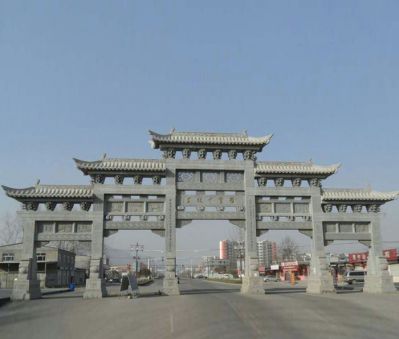 城市街道大型五门石雕牌坊