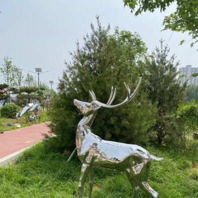 不锈钢镜面小鹿几何切面梅花鹿博鱼网页版户外公园装饰金属动物摆件博鱼网页版