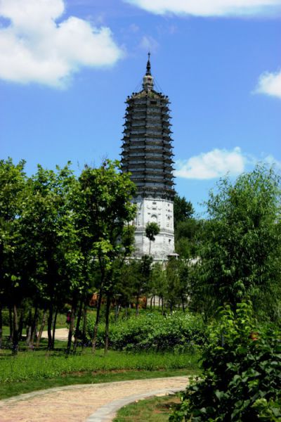 寺院景观摆放佛塔仿古建筑