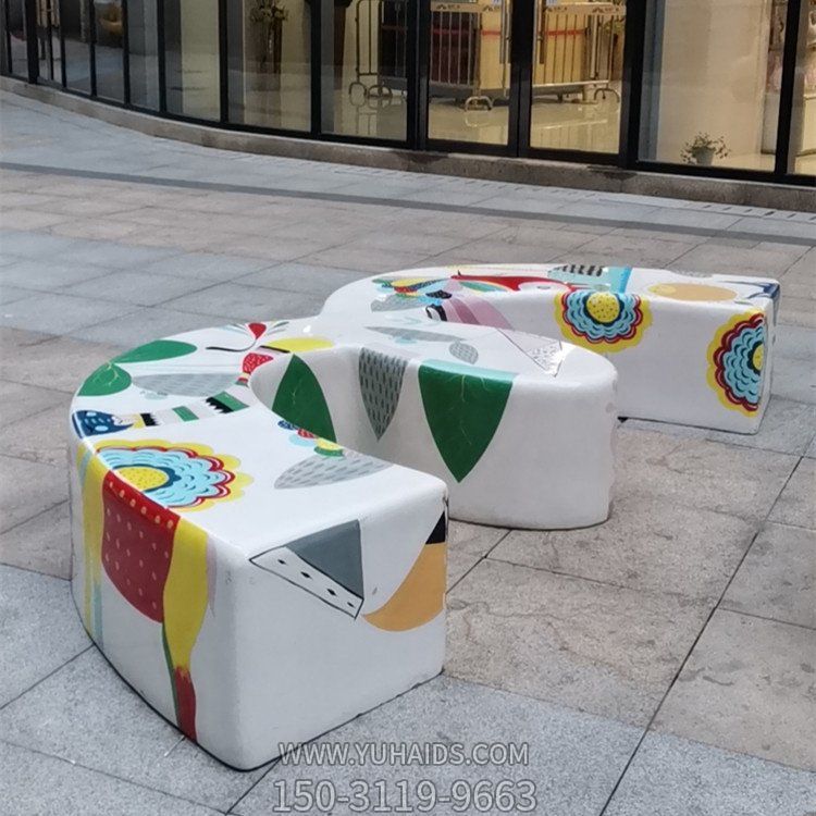 园林广场玻璃钢彩绘园林景观抽象座椅博鱼网页版