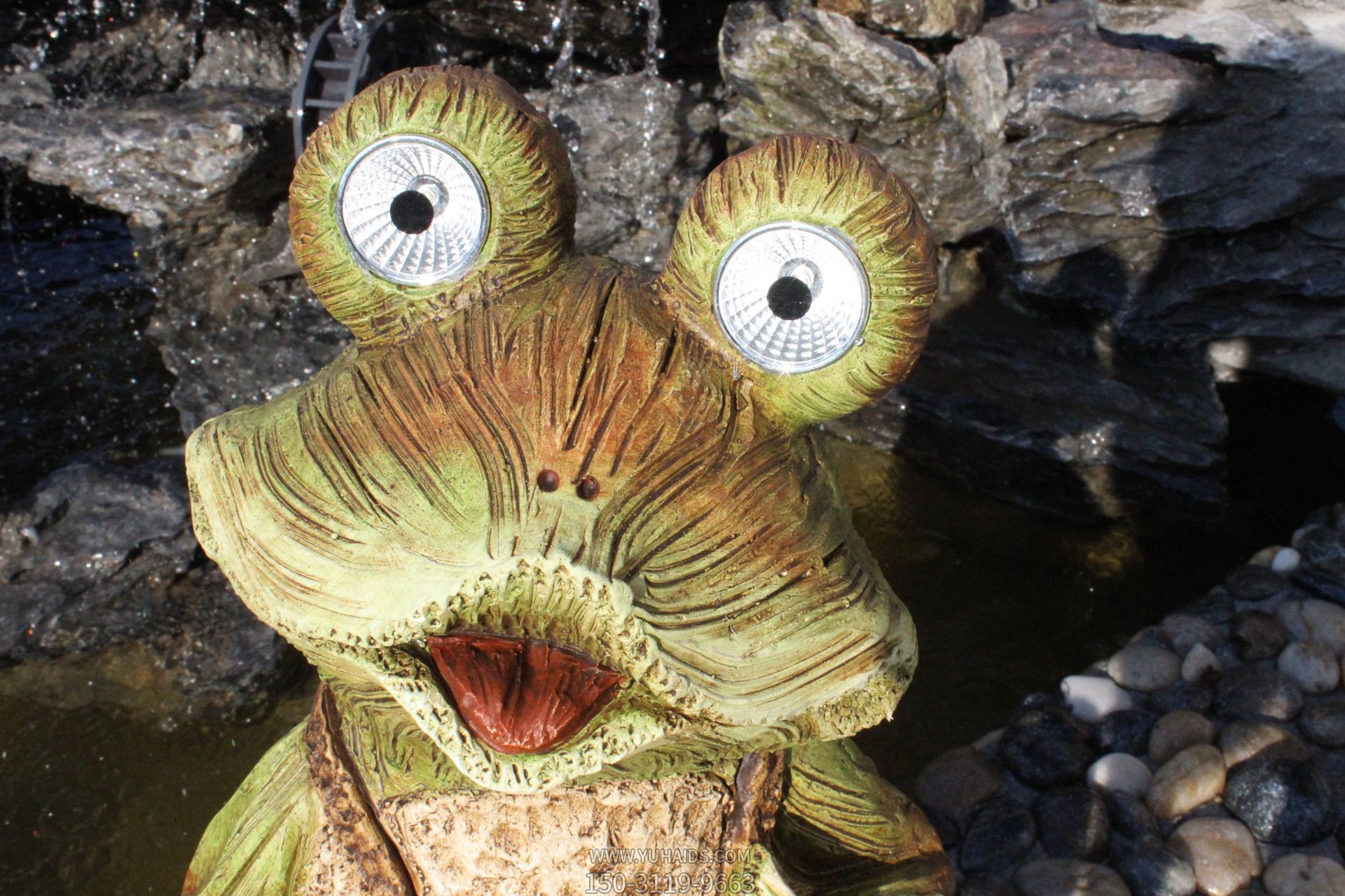 草坪创意玻璃钢青蛙博鱼网页版