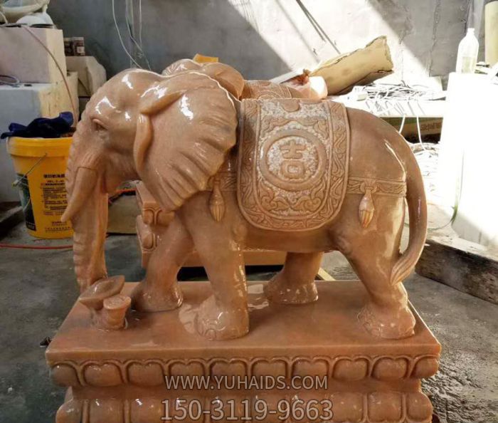 庭院别墅晚霞红石雕大象博鱼网页版