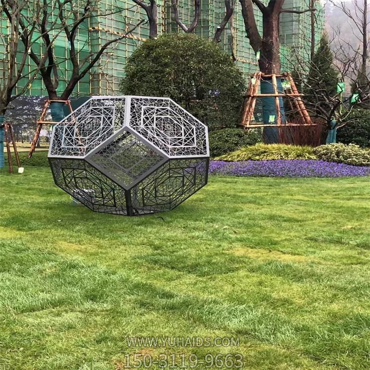 不锈钢几何园林广场镂空照明摆件博鱼网页版