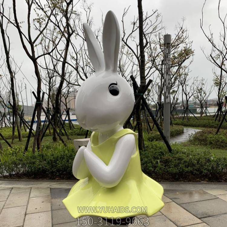 广场商场玻璃钢彩绘卡通长耳朵兔子博鱼网页版