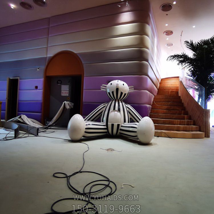 商场网红店铺玻璃钢公仔摆件博鱼网页版