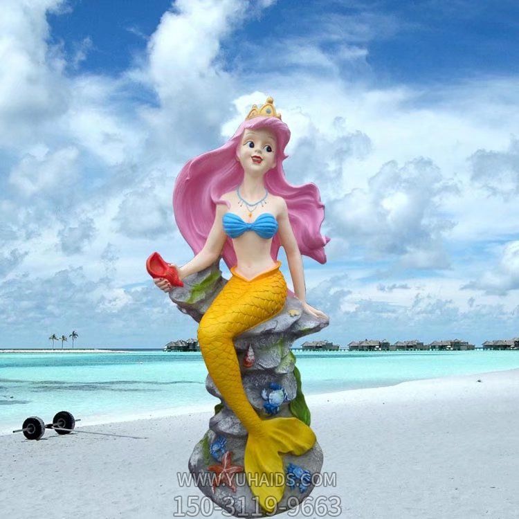 海边公园摆放的红头发的玻璃钢彩绘美人鱼博鱼网页版