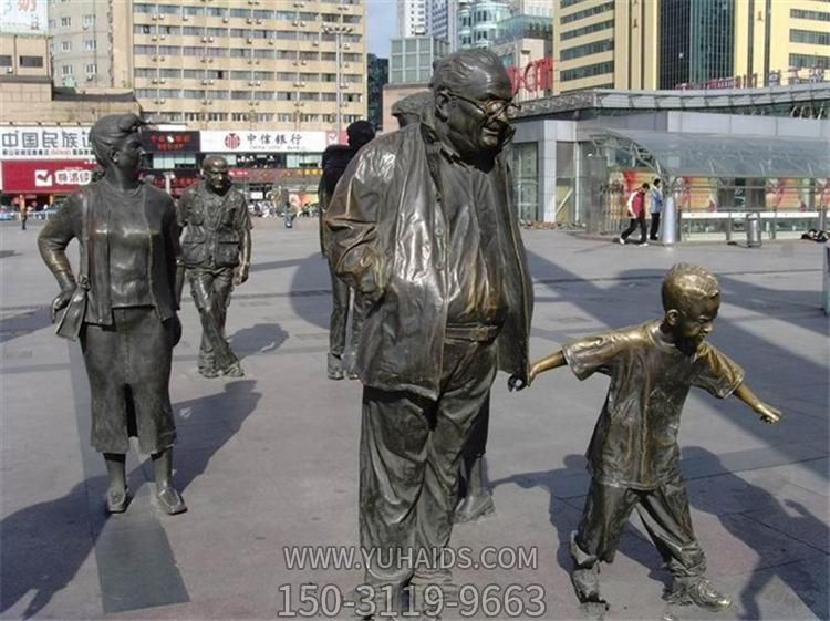 广场城市街道玻璃钢仿铜情景人物博鱼网页版