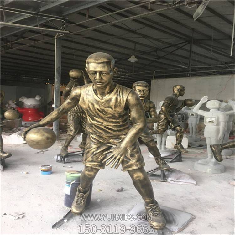 玻璃钢仿铜户外园林景观打篮球的人物博鱼网页版