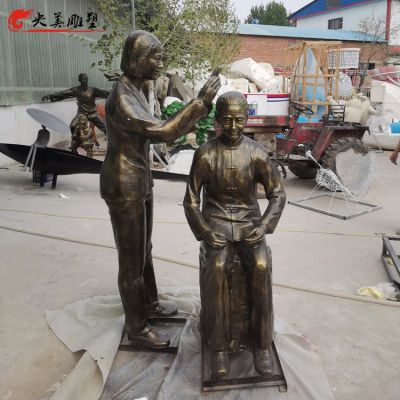 玻璃钢仿铜情景理发的人物博鱼网页版