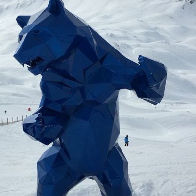 公园商场滑雪场摆放蓝色几何创意玻璃钢熊猫博鱼网页版