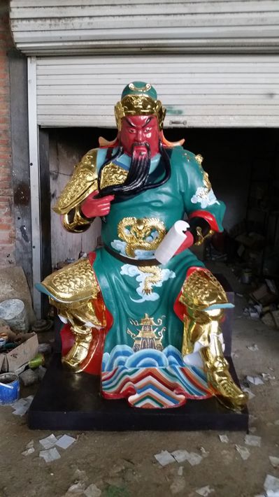玻璃钢彩绘大型景点景观看书的关公博鱼网页版