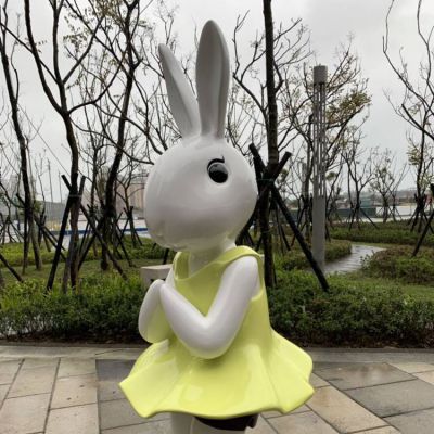 广场商场玻璃钢彩绘卡通长耳朵兔子博鱼网页版