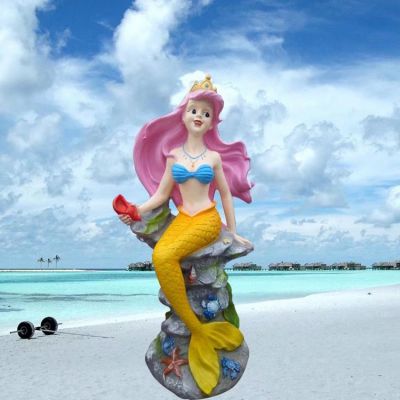 海边公园摆放的红头发的玻璃钢彩绘美人鱼博鱼网页版