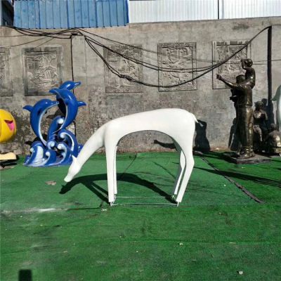 抽象极具艺术感的梅花鹿，玻璃钢材质，白色