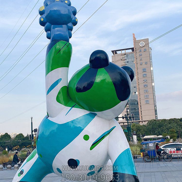 广场玻璃钢卡通彩绘户外大型景观博鱼网页版