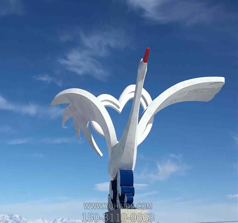 广场创意不锈钢爱心鹤博鱼网页版