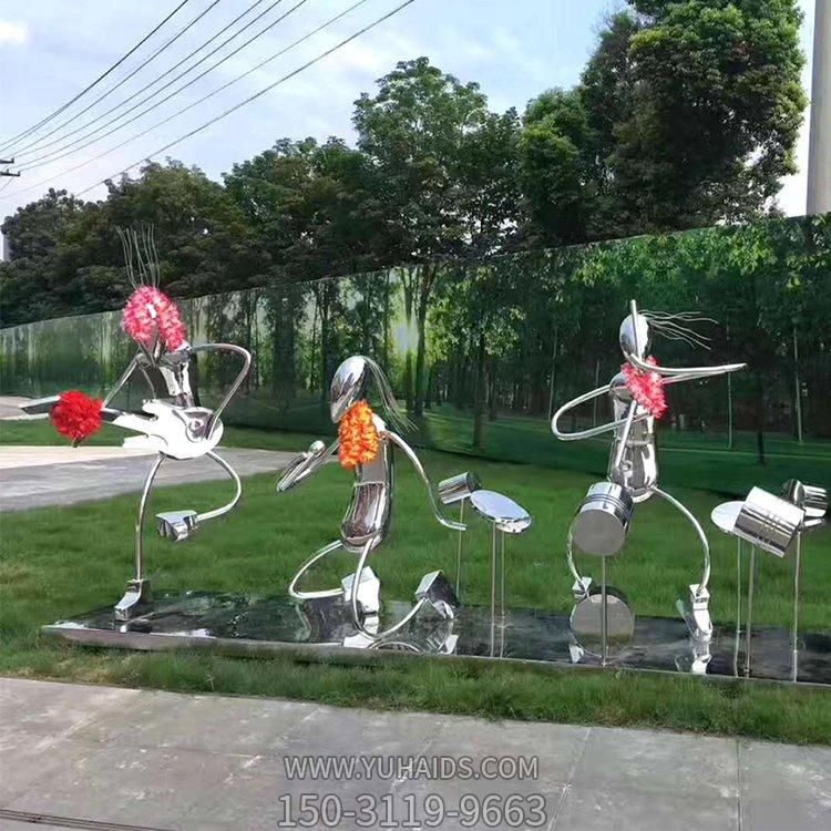 园林草坪不锈钢抽象弹奏音乐的抽象人物博鱼网页版