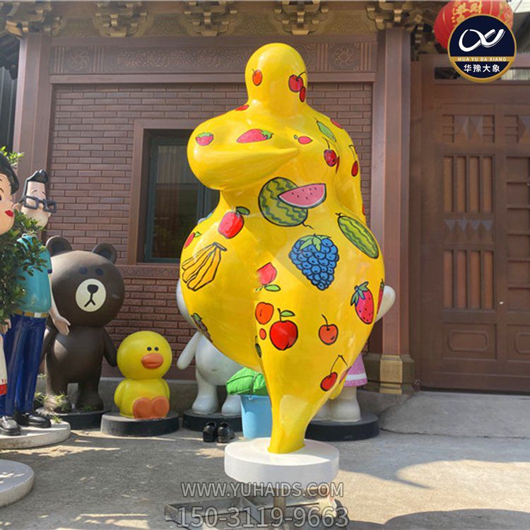  广场摆放大型玻璃钢彩绘抽象人物博鱼网页版