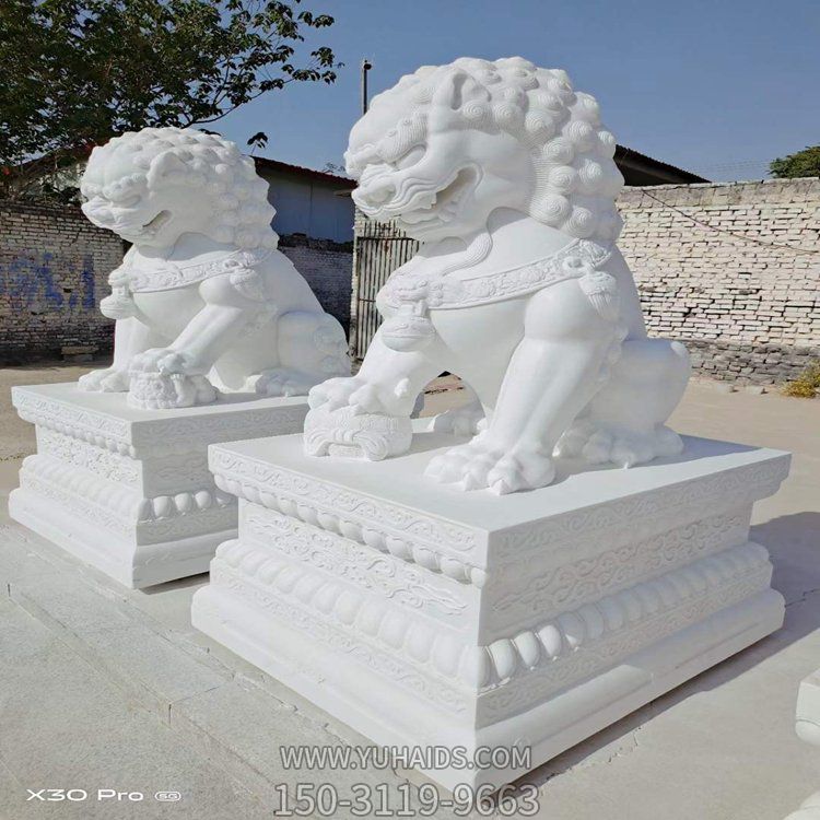 庭院别墅门口一对大理石石雕狮子博鱼网页版