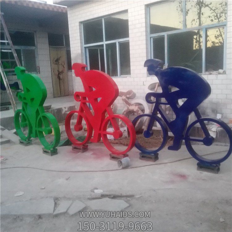 不锈钢剪影抽象骑自行车的人物景观博鱼网页版