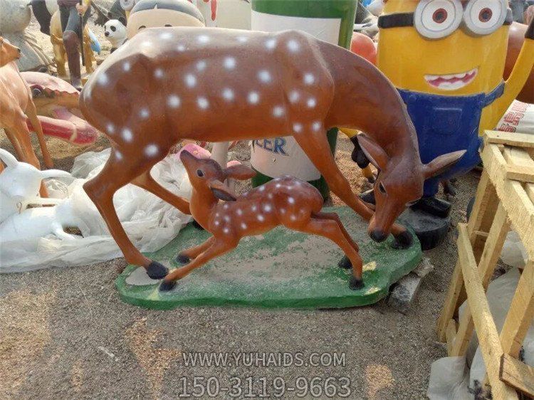 园林景区玻璃钢哺育的小鹿景观博鱼网页版