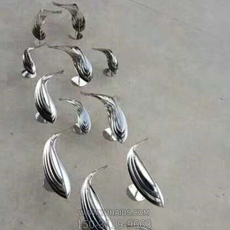 喷泉水景不锈钢抽象小鱼博鱼网页版摆件