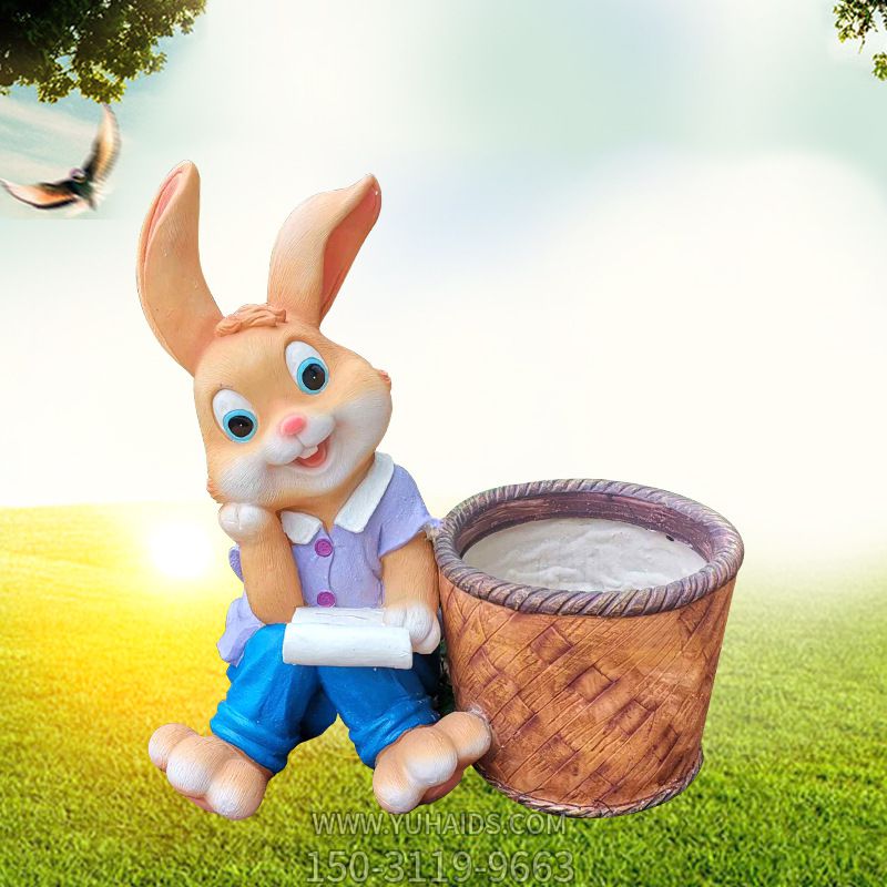 庭院摆放一只坐着的玻璃钢兔子博鱼网页版