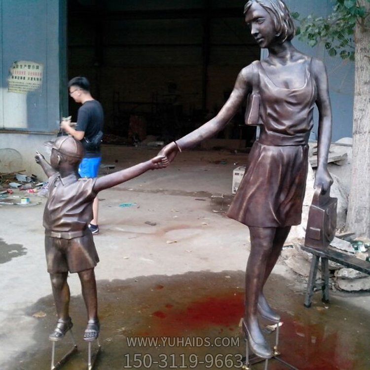 情景人物玻璃钢仿铜母子博鱼网页版