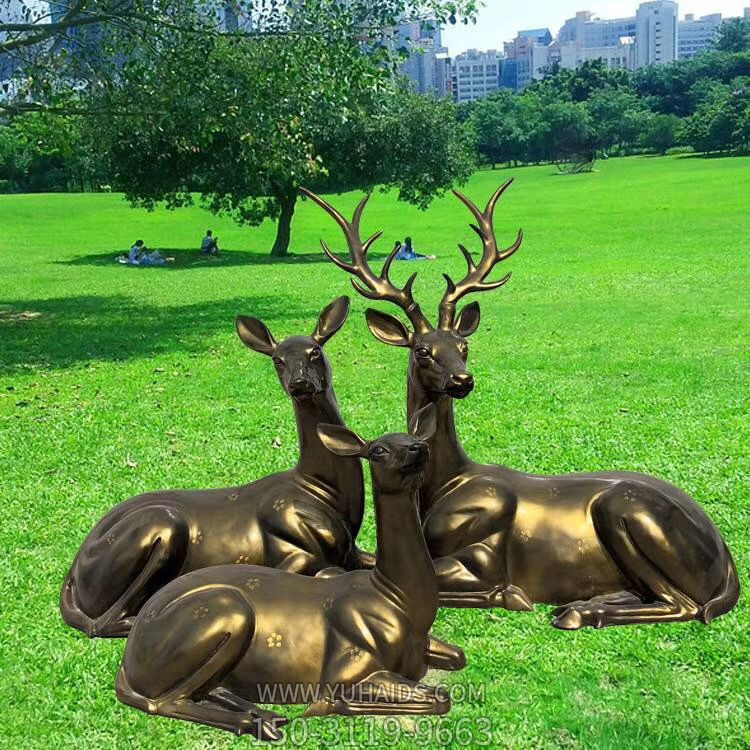 不锈钢仿铜户外景区卧着的三只梅花鹿博鱼网页版