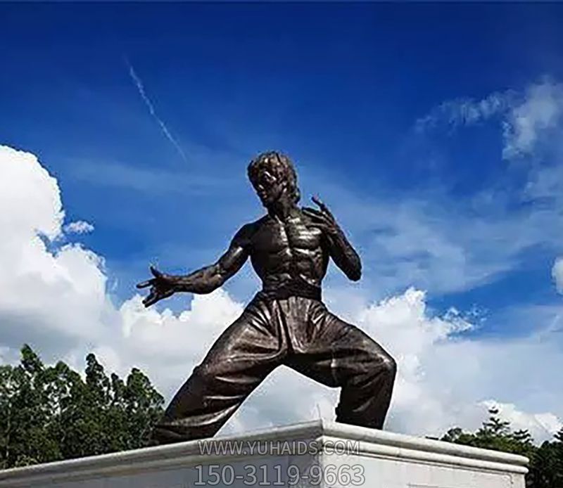 广场景区铜雕功夫明星李小龙博鱼网页版