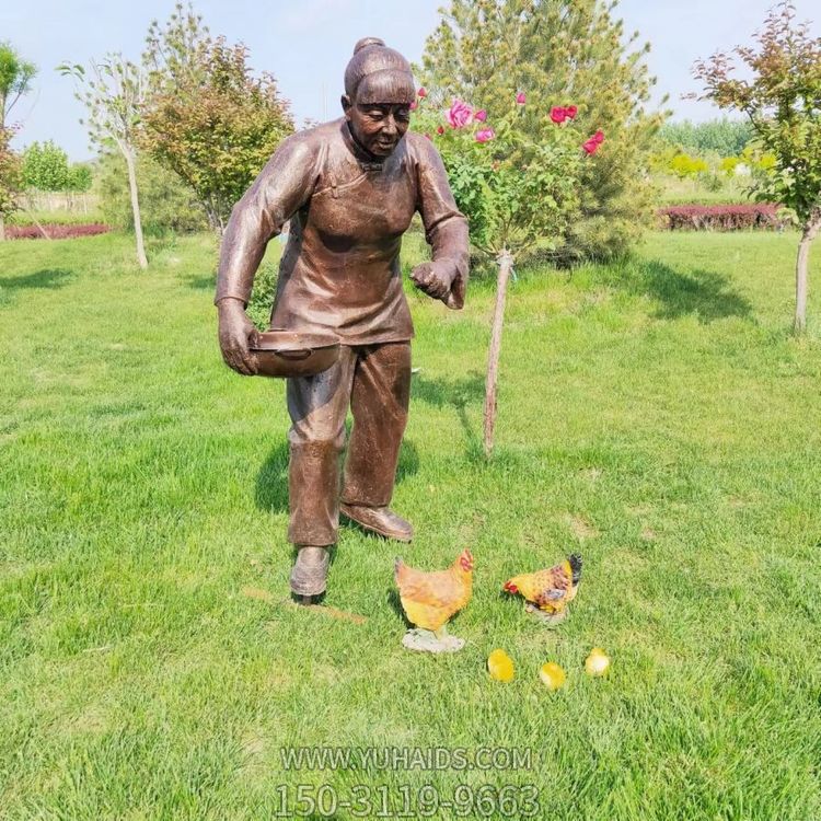 喂鸡人物博鱼网页版，玻璃钢仿铜民俗生活人物情景博鱼网页版