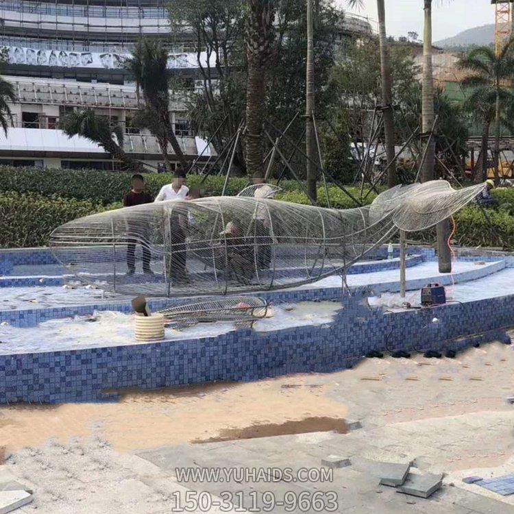 不锈钢鲸鱼博鱼网页版 户外广场喷泉水景镂空景观