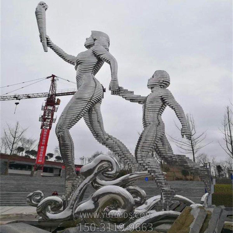 不锈钢镜面抽象女孩拿火炬人物博鱼网页版广场公园景观摆件