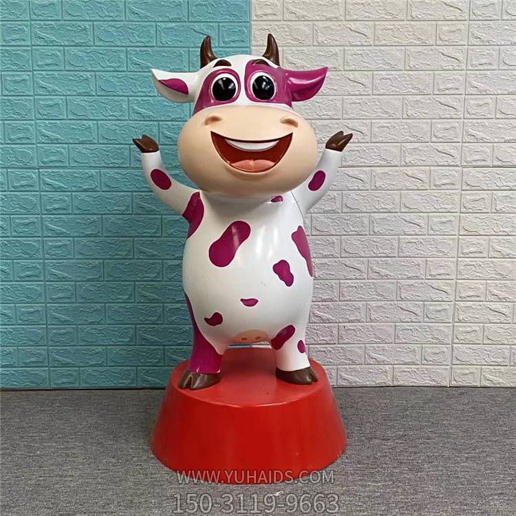 商场玻璃钢卡通美陈摆件彩绘小牛博鱼网页版