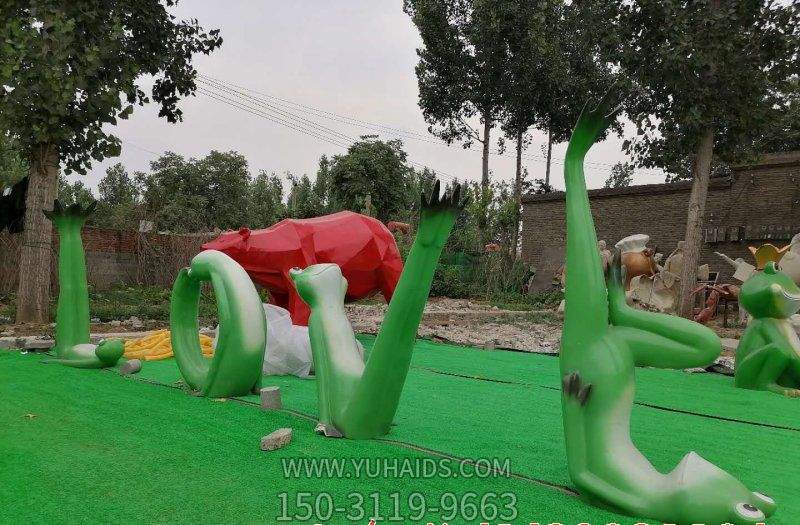 公园里摆放的绿色玻璃钢创意LOVE博鱼网页版