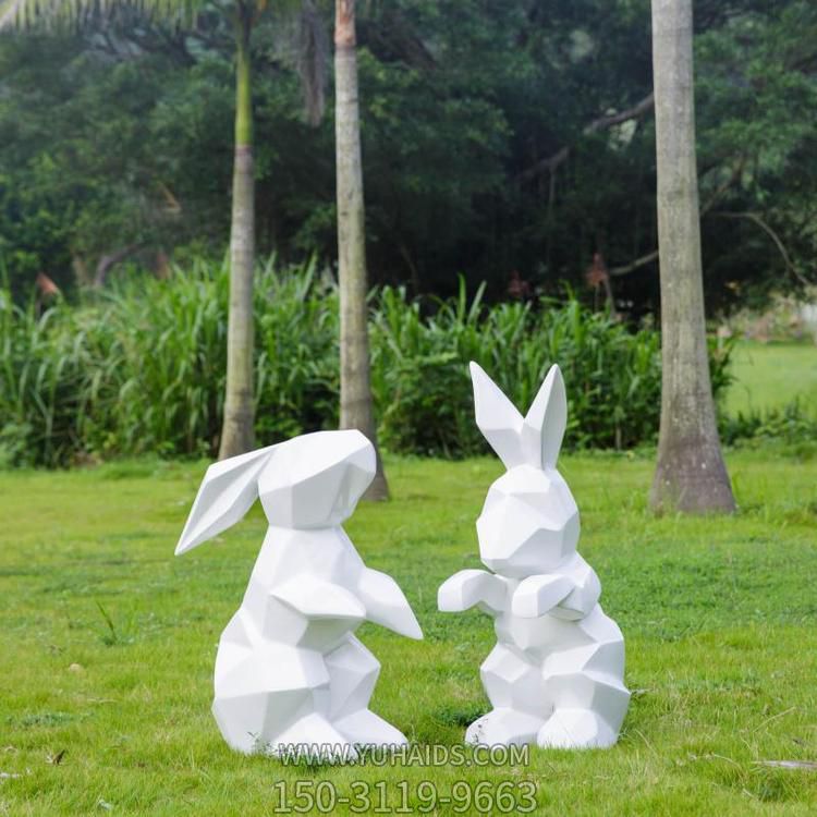 户外公园草坪不锈钢几何块面抽象兔子博鱼网页版