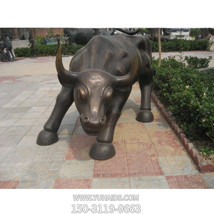 广场摆放大型纯铜铸造华尔街牛动物博鱼网页版