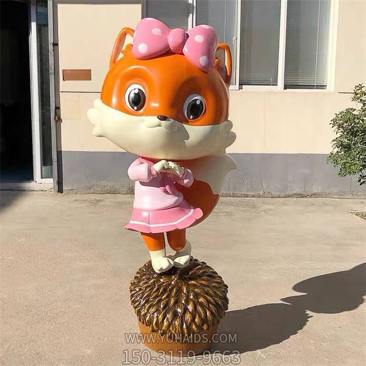 幼儿园美陈摆件玻璃钢卡通小松鼠博鱼网页版