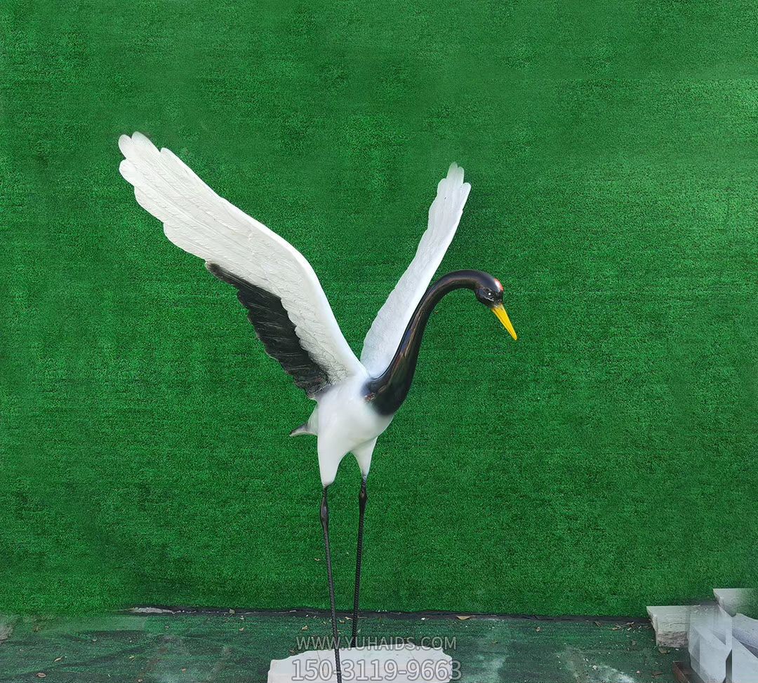 广场玻璃钢装备起飞的丹顶鹤博鱼网页版