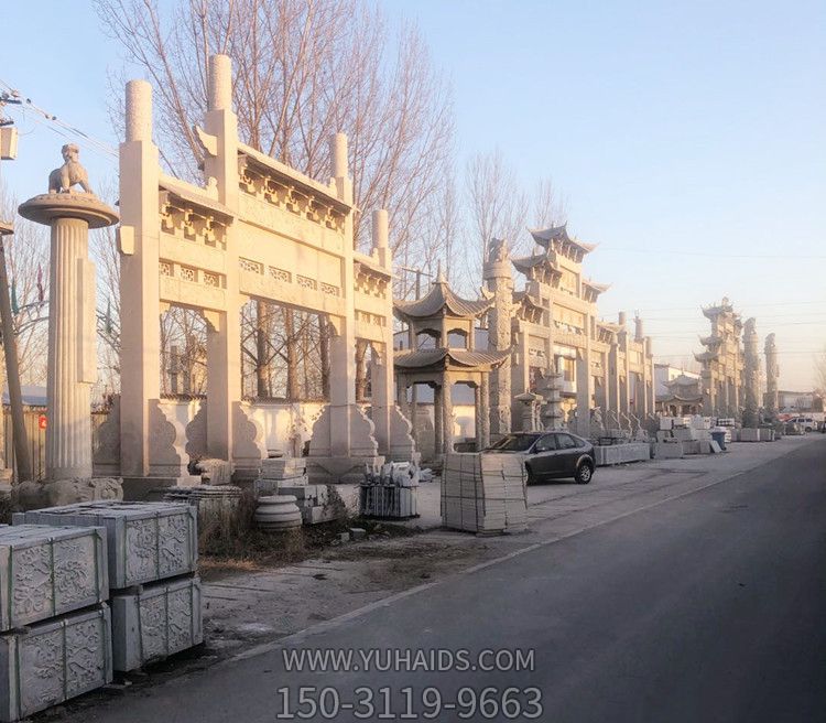 村庄入口摆放大理石冲天柱门牌楼博鱼网页版