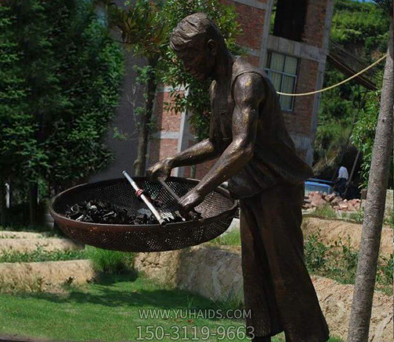 广场铜雕晒茶叶人物景观茶博鱼网页版