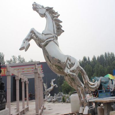 广场摆放不锈钢镜面奔马博鱼网页版