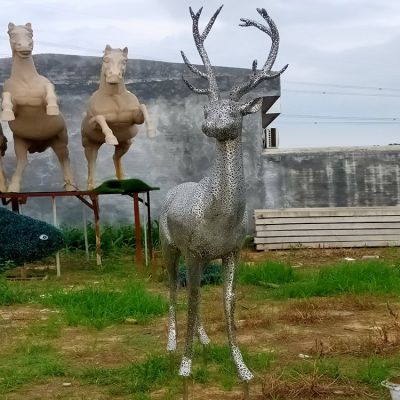 城市路边不锈钢镂空抽象梅花鹿博鱼网页版