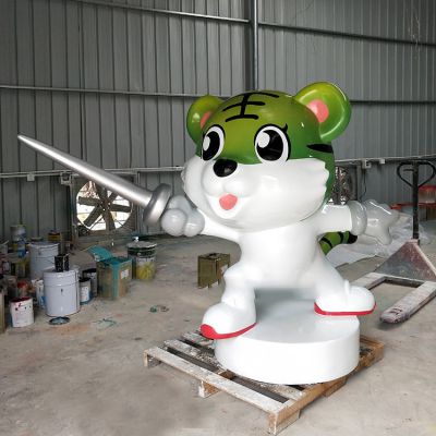 游乐场摆放卡通老虎击剑彩绘玻璃钢博鱼网页版