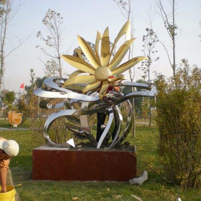 小区花园草地摆放不锈钢镜面烤漆花朵博鱼网页版