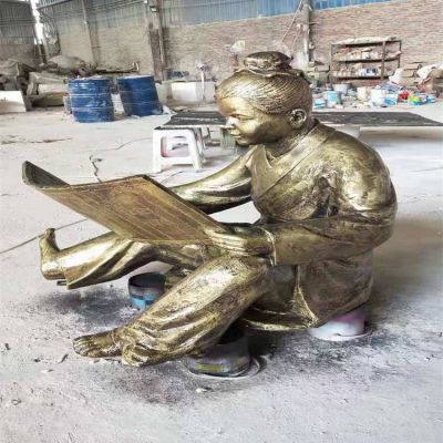 公园草地摆放玻璃钢仿铜书童小品博鱼网页版
